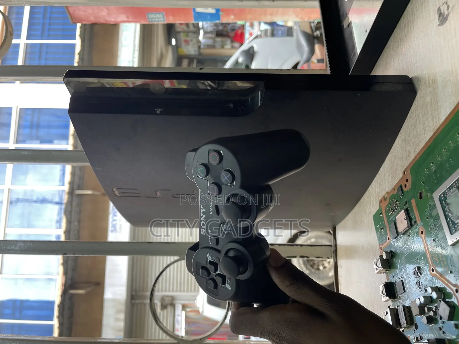 Preowned Ps3 Chipped With Games