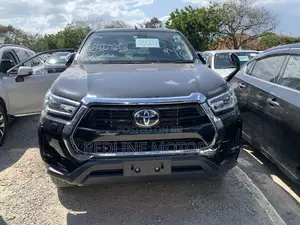 Toyota Hilux 2.4 Diesel 2020 Matt Black
