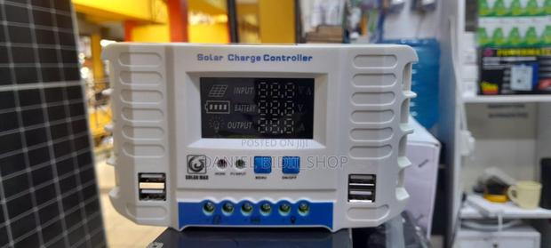 Solarmax 30amps Charge Controller PWM - main view