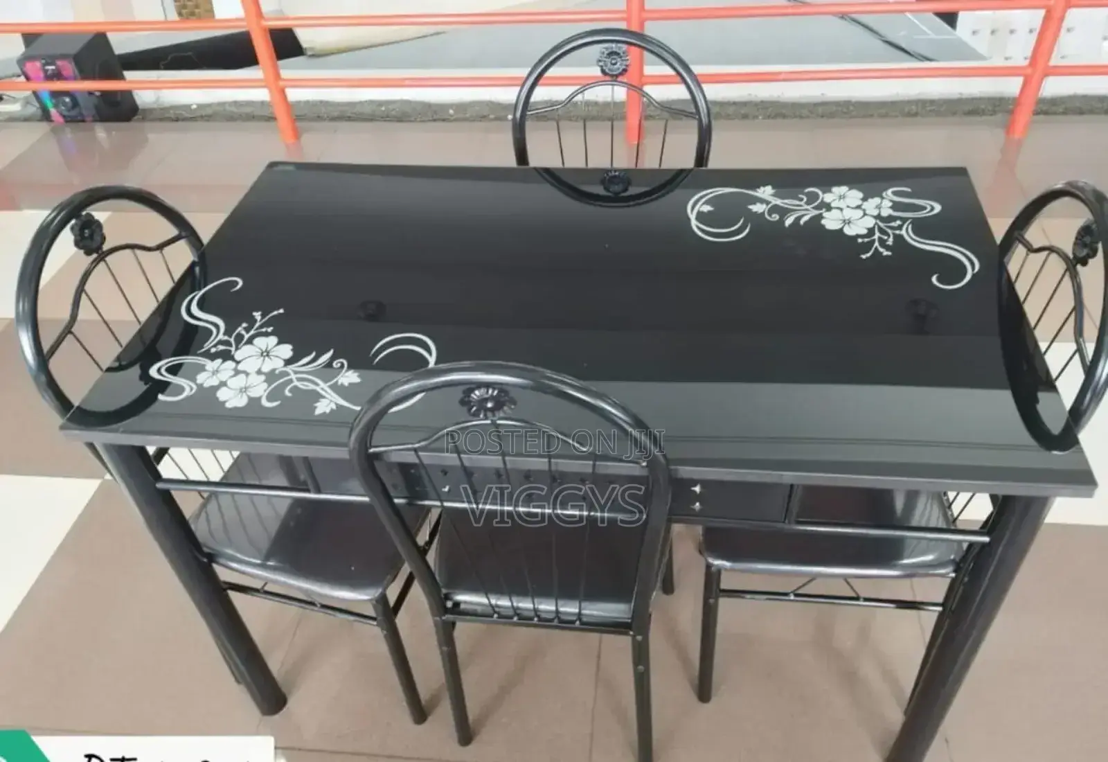 New Executive 4 Seater Dinning Table/Luxury/Table/Et