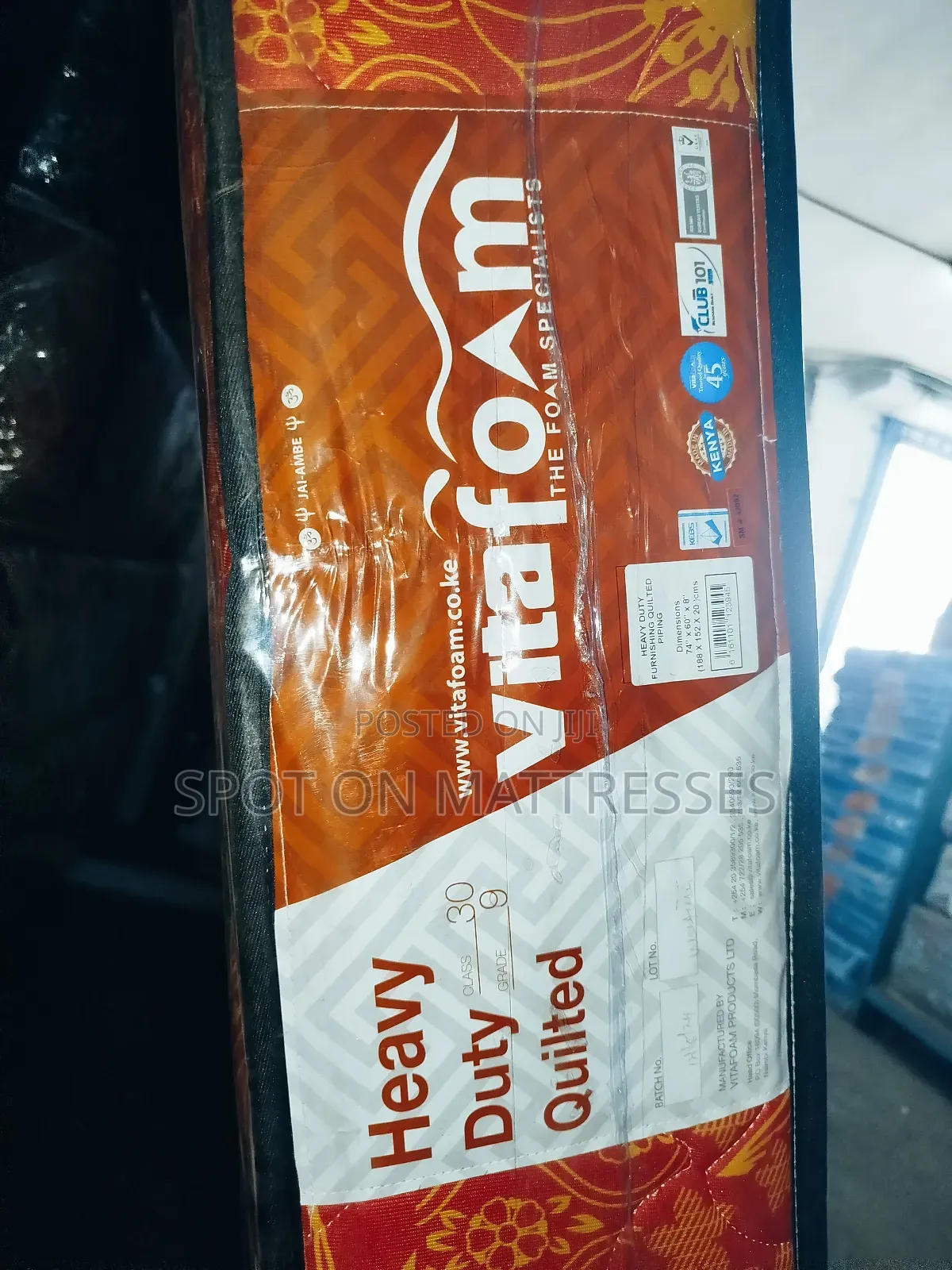 Queen Size (5×6) 8inch Vitafoam HD Quilted Mattresses.
