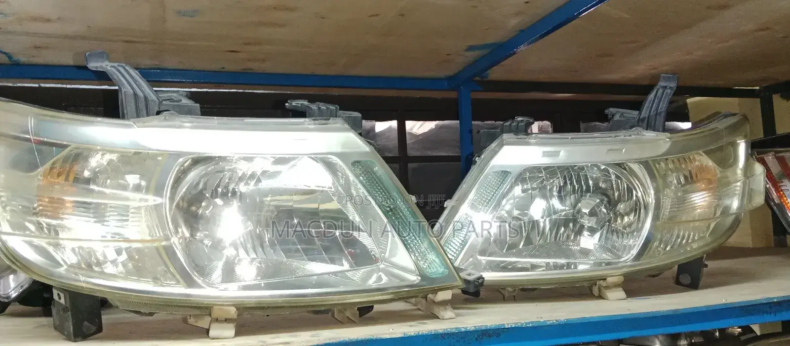 Nissan Serena 2005/2008 Xenon Headlights