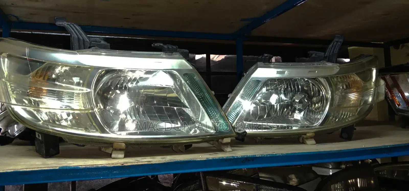 Nissan Serena Non Xenon 2005/2008 Headlights