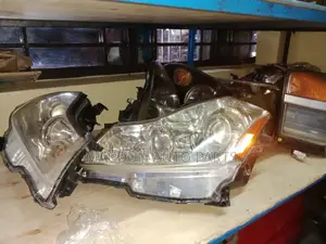 Nissan Fuga Xenon Headlights