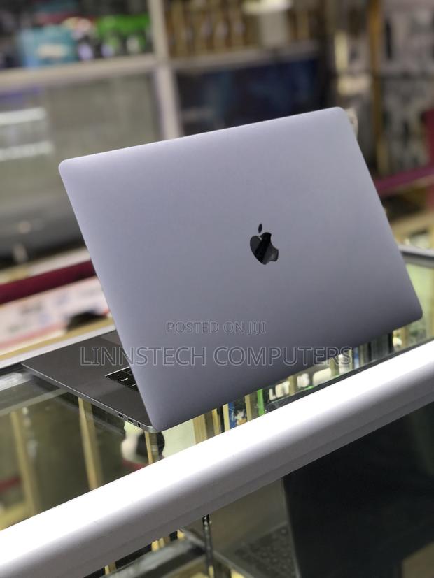 Laptop Apple MacBook Pro 2018 16GB Intel Core I7 SSD 512GB