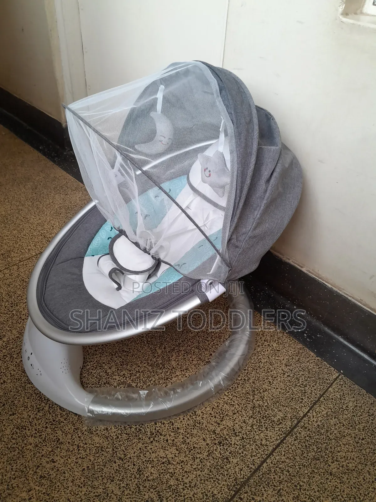 Electric Baby Swing * Electric Baby Swing