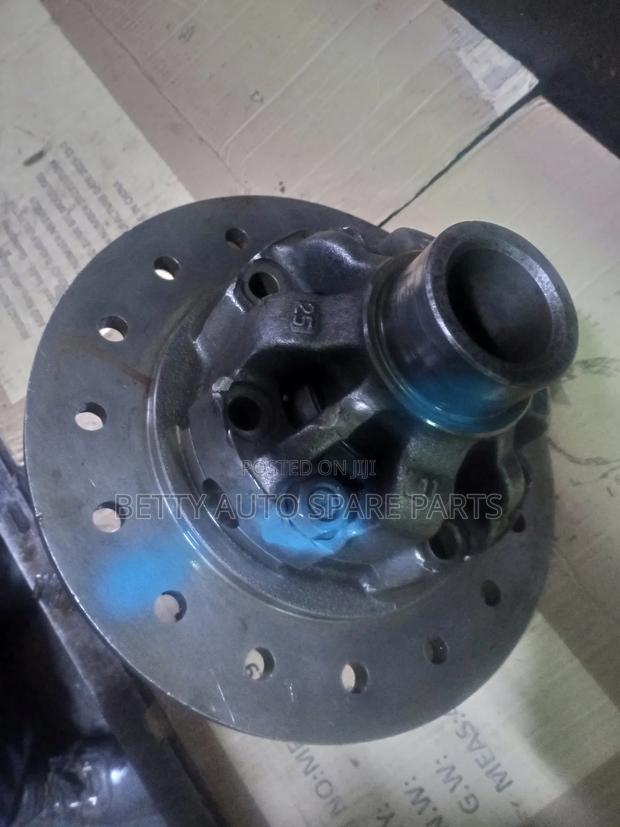 Mitsubishi FRR Differential Cage Diff and Spider - thumbnail 3