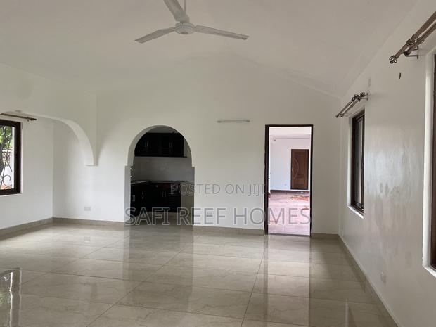6bdrm Maisonette in Nyali for rent - thumbnail 11