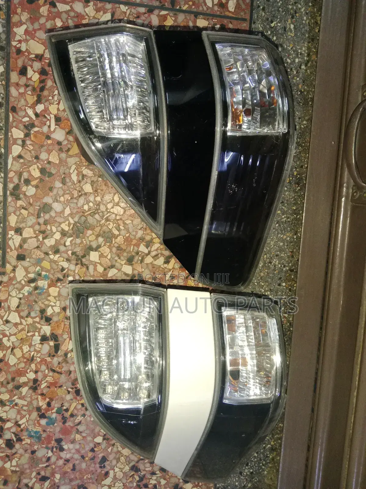 Toyota Vellfire Tail Lights