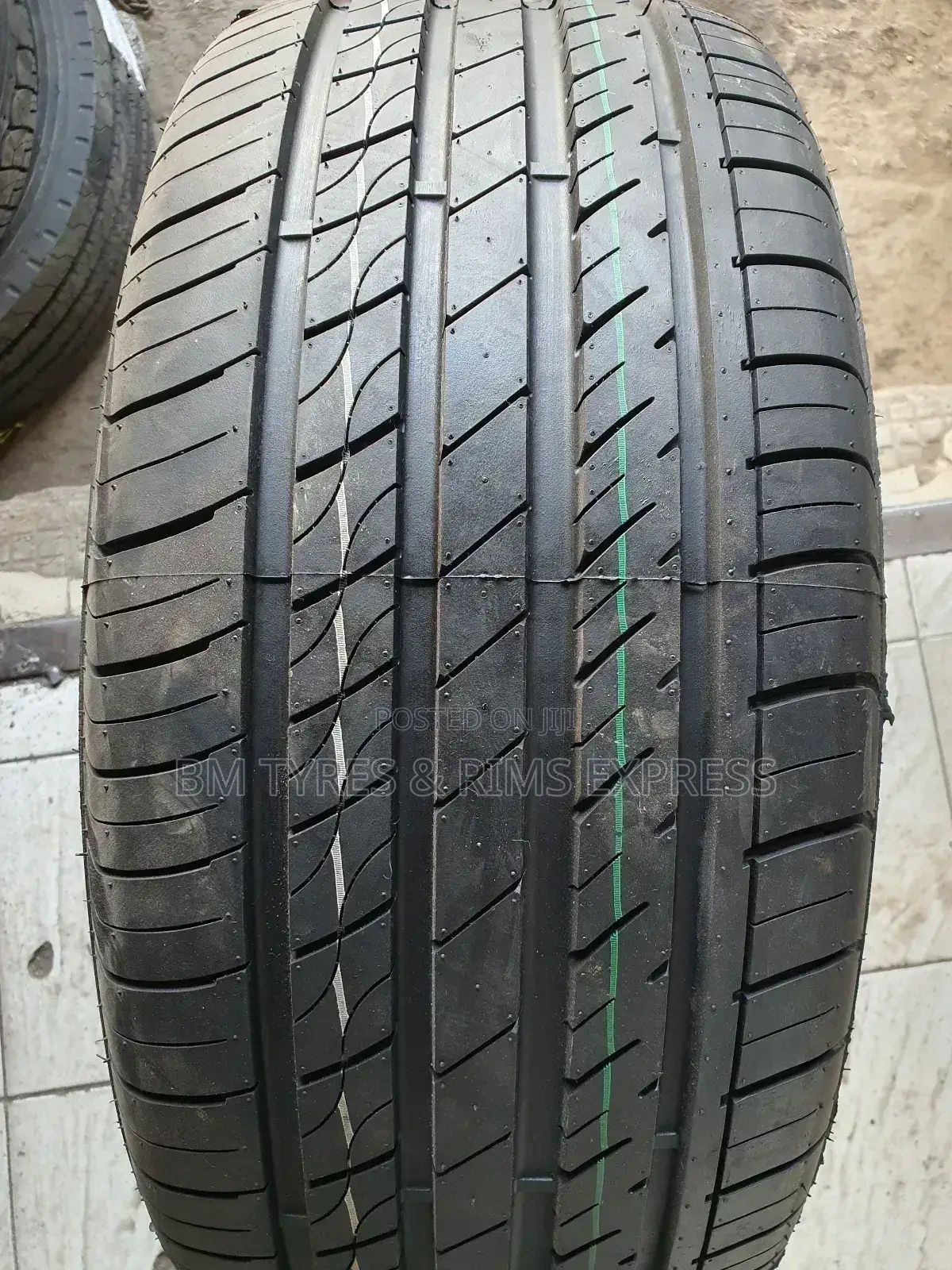 245 /45 R19 Laxxan Tyres.