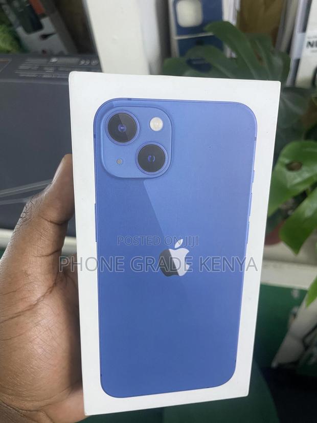 New Apple iPhone 13 128 GB Blue - main view