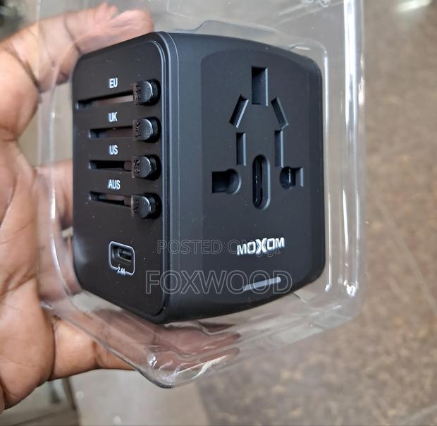 Moxom International Adapter With Type C Port - thumbnail 5