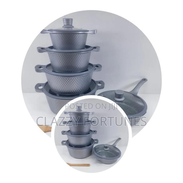 Bosch 11 Pieces Set Cookware With Silicone Lid Colour Grey