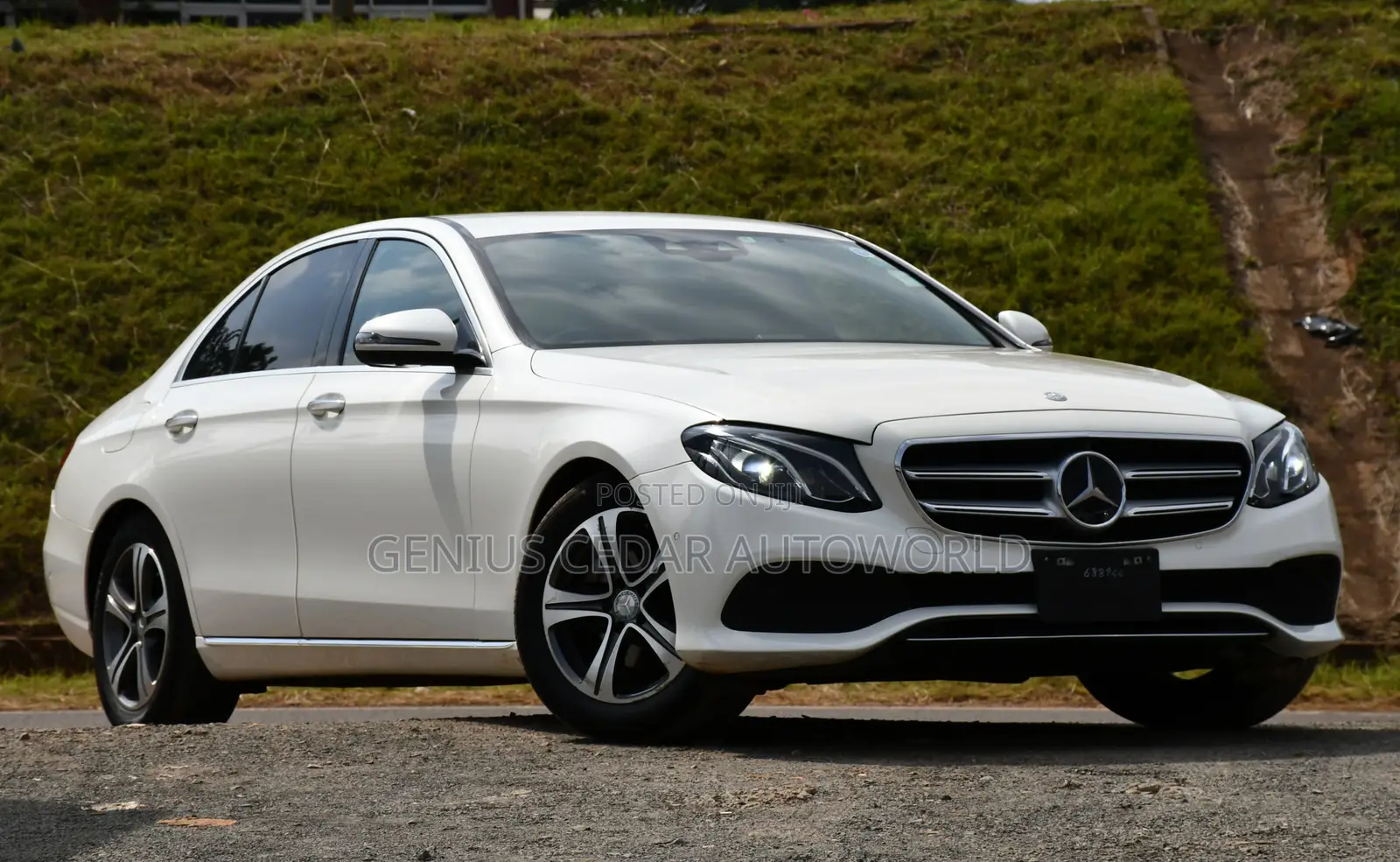Mercedes-Benz 220E 2017 White