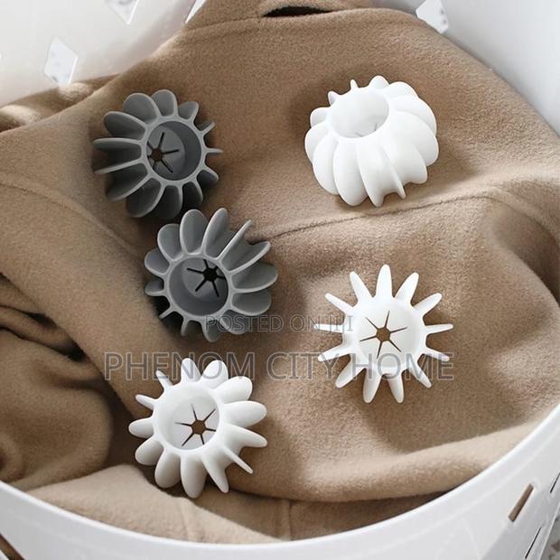 10pcs Silicon Laundry Lint Collector - thumbnail 3