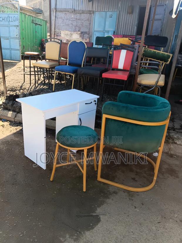 Manicure Set, Green With White Table - thumbnail 3