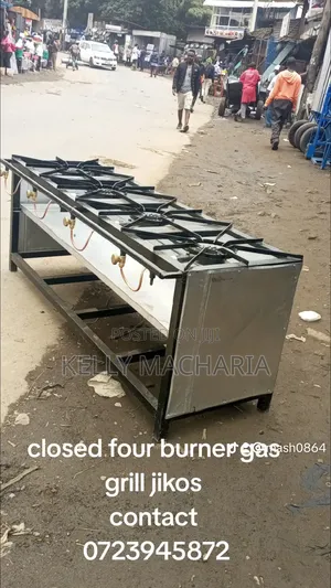 Closed Four Burner Gas Grill Jikos