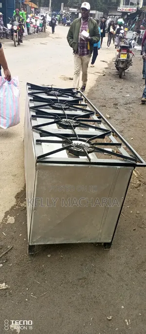 Closed Four Burner Gas Grill Jikos