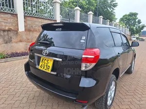 Toyota Vanguard 2011 Black