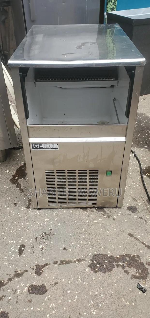 Commercial Ice Cube Machine