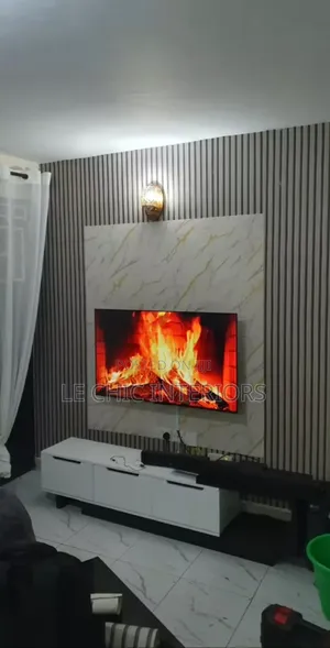 Wallpaper and Mural Installation and Tv Mounting