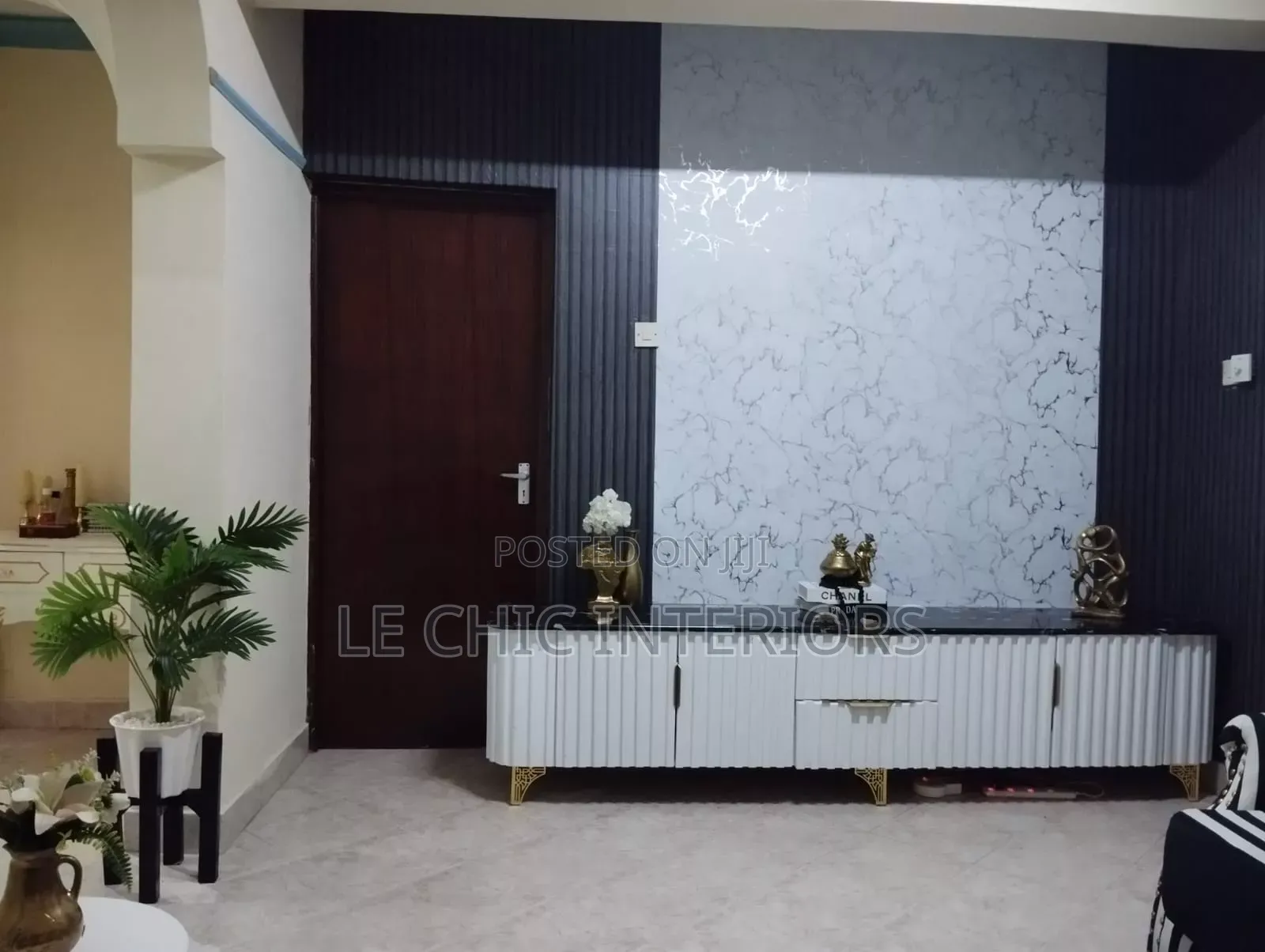 Wallpaper and Mural Installation and Tv Mounting