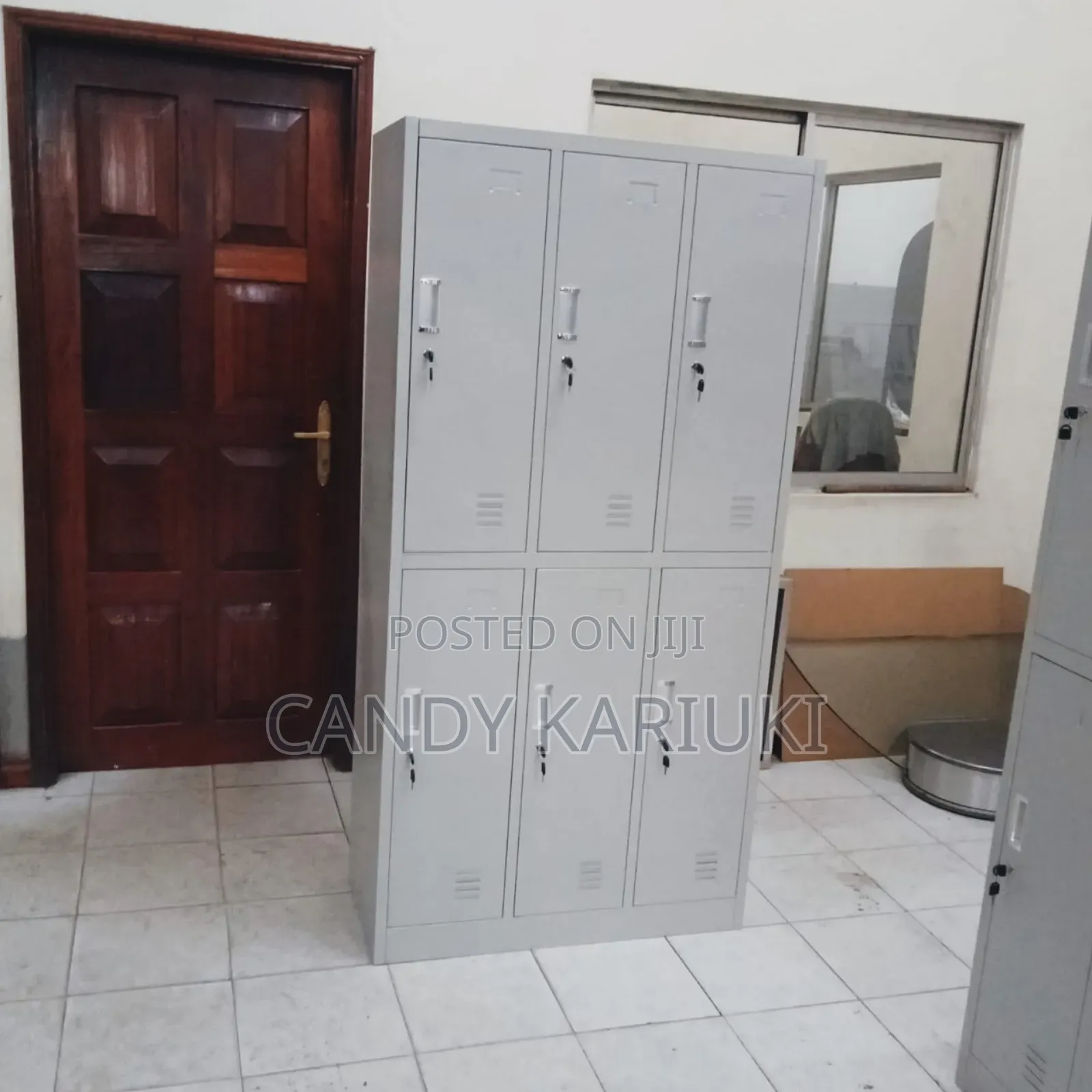 Spacious Staff Lockers With 6 Compartments