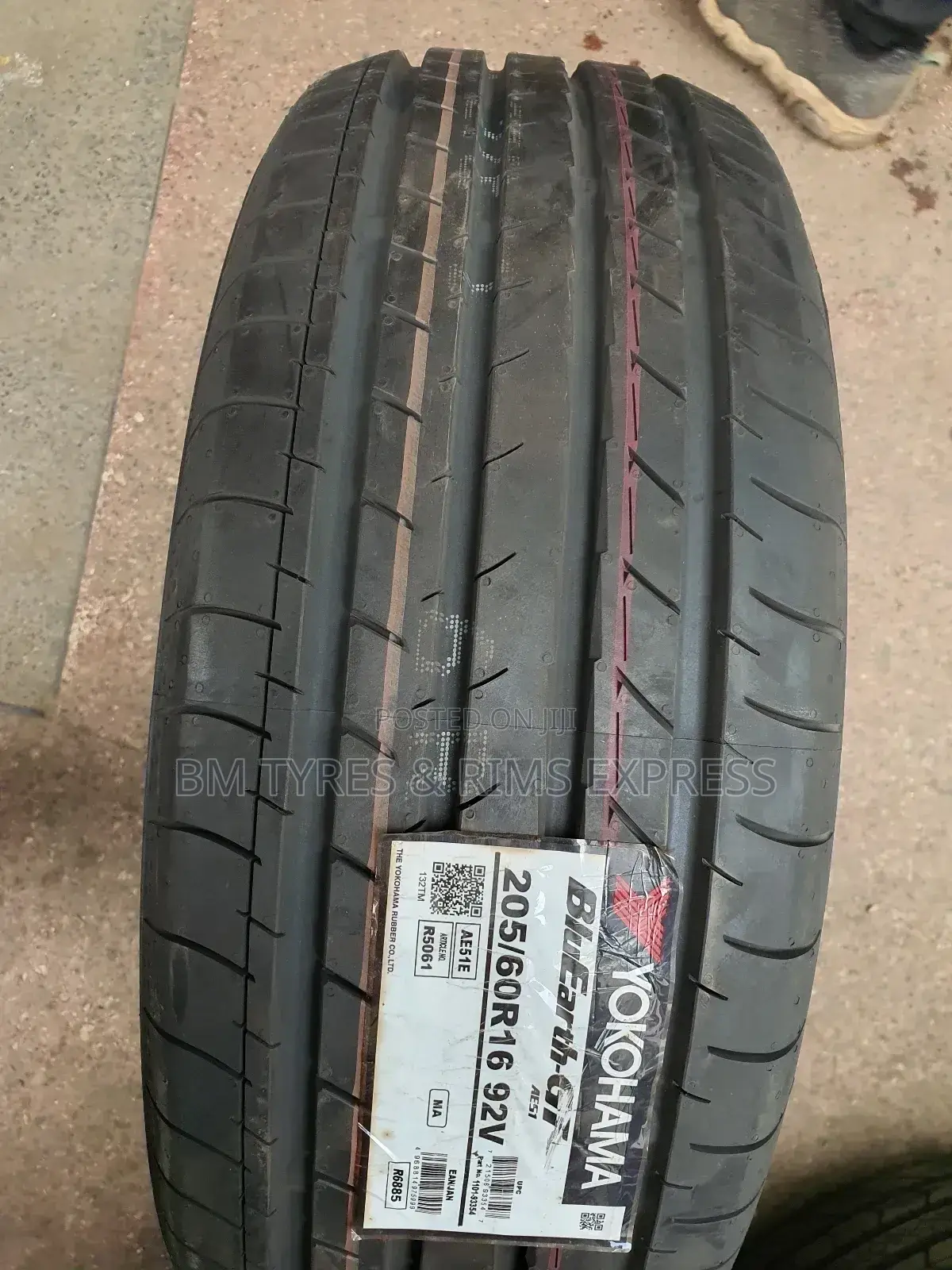 205 /60 R16 YOKOHAMA Blue Earth.