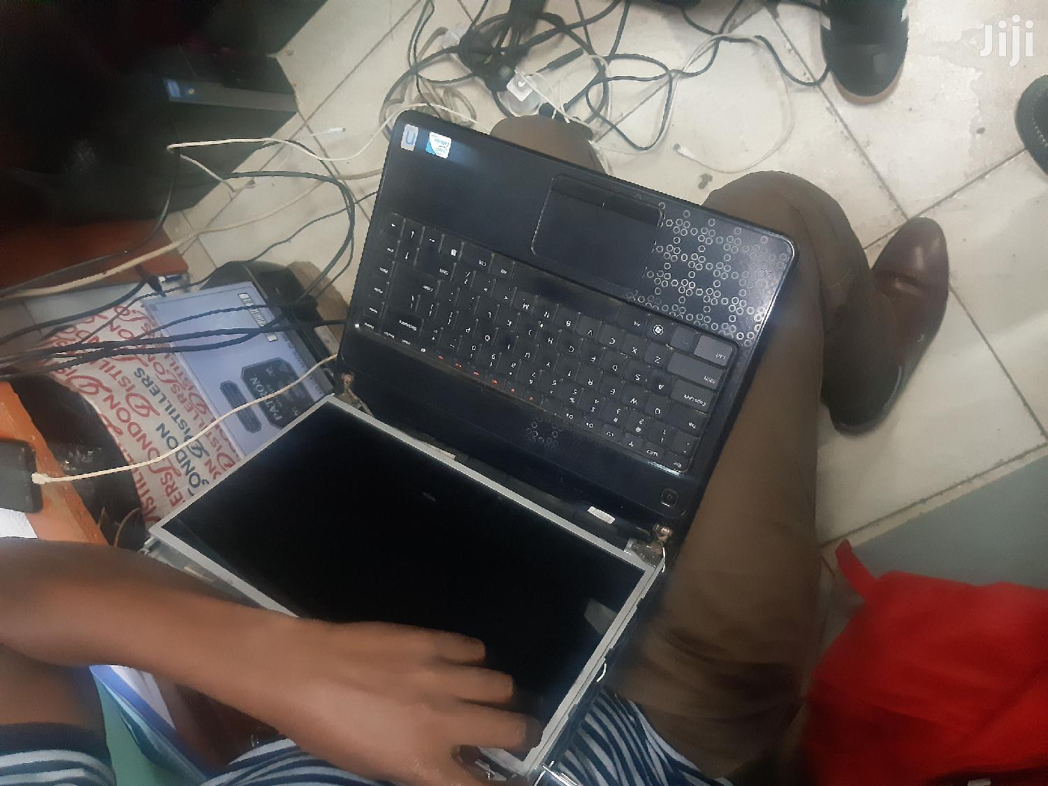 We Fix Laptop Screens