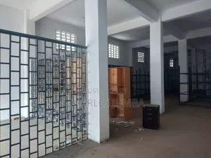 Warehouse to Let