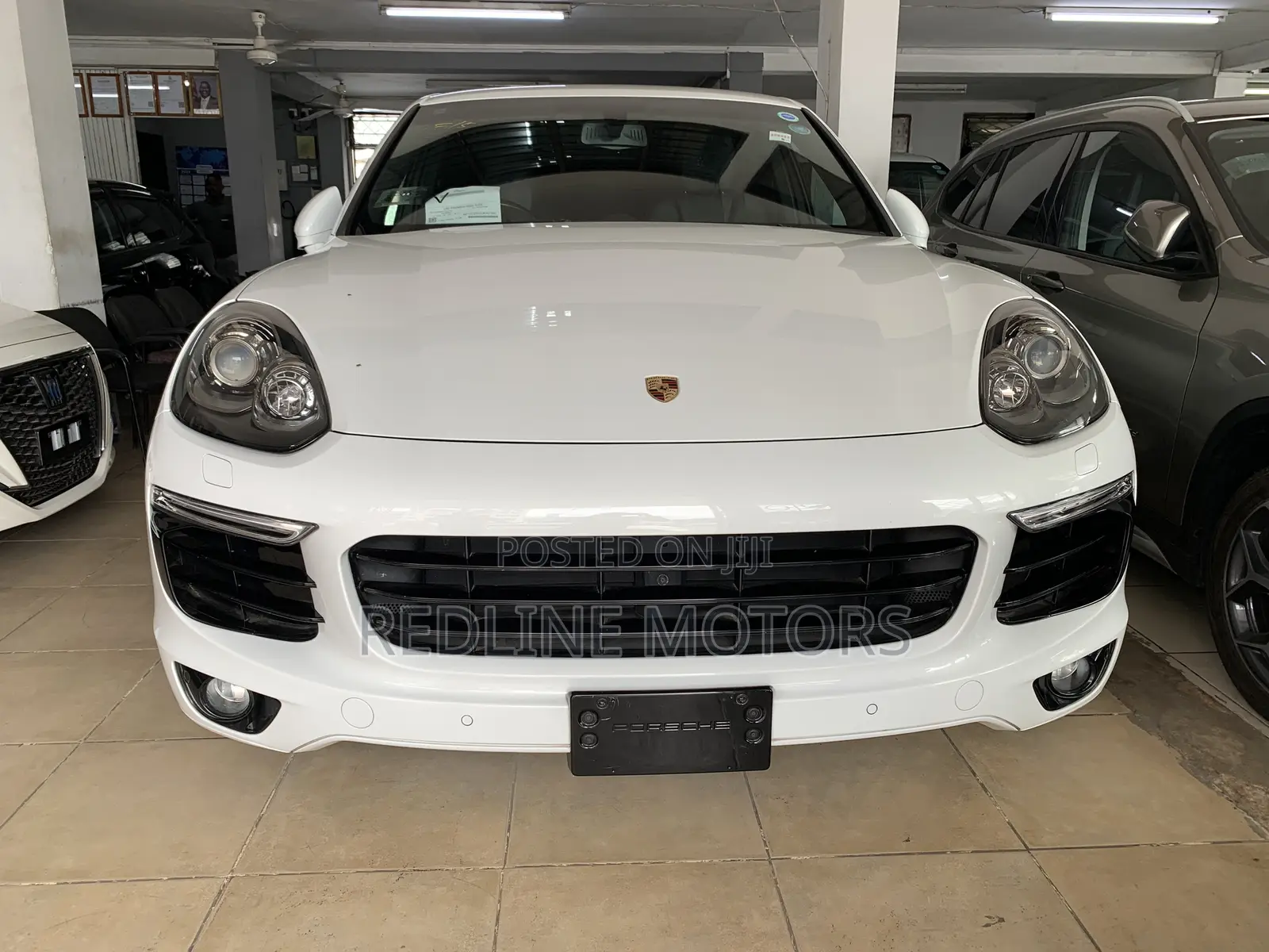 Porsche Cayenne Base AWD 2017 Off white