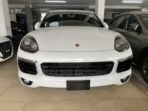 Porsche Cayenne Base AWD 2017 Off white