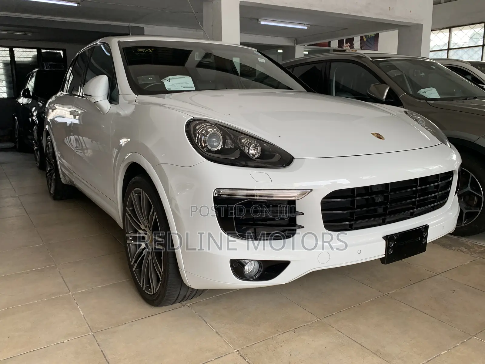 Porsche Cayenne Base AWD 2017 Off white