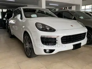 Porsche Cayenne Base AWD 2017 Off white