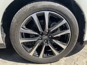Toyota Harrier 2.0 Turbo 4WD 2017 Pearl