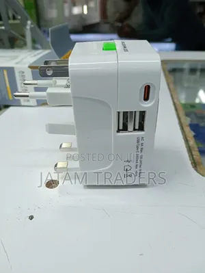High Quality Travelling Adapter With Type C N USB Ports
