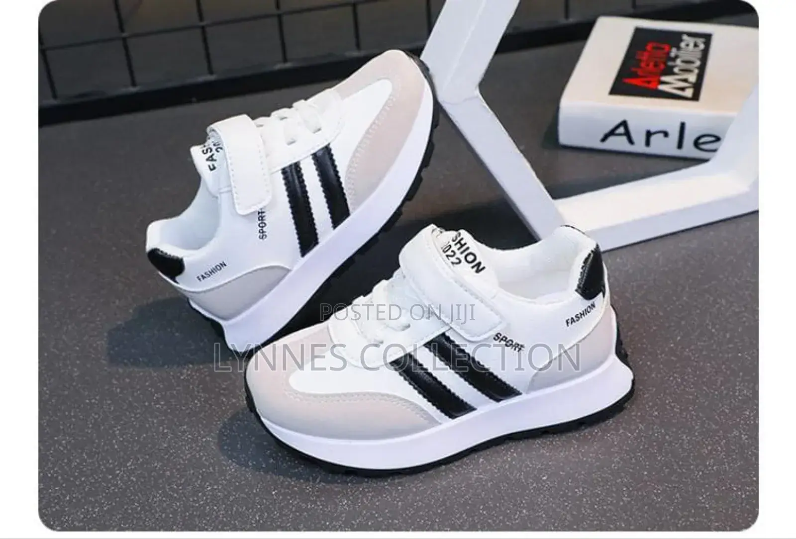 New Balance Kids Sneakers 26 to 37
