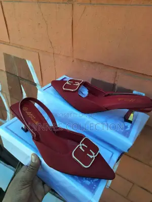 Kitten Heels / High Heels