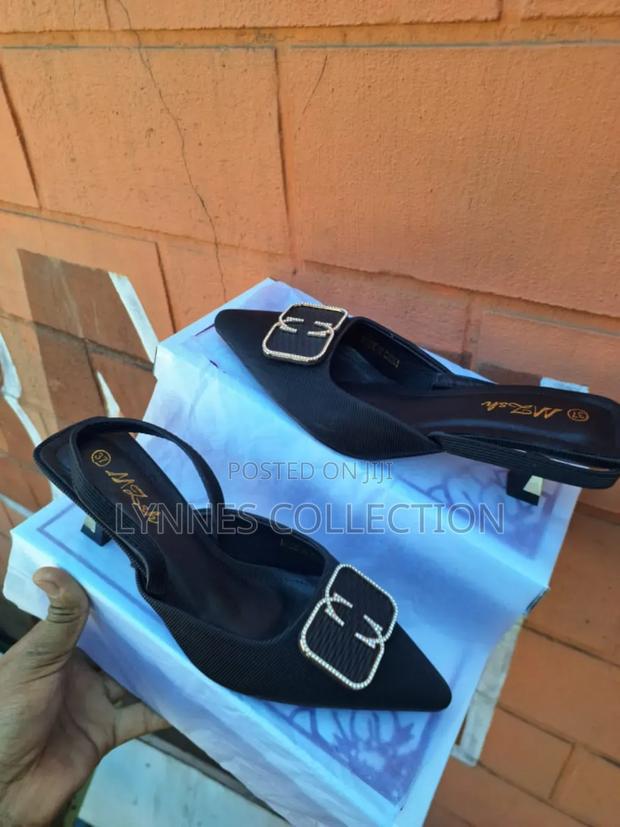 Kitten Heels / High Heels - main view