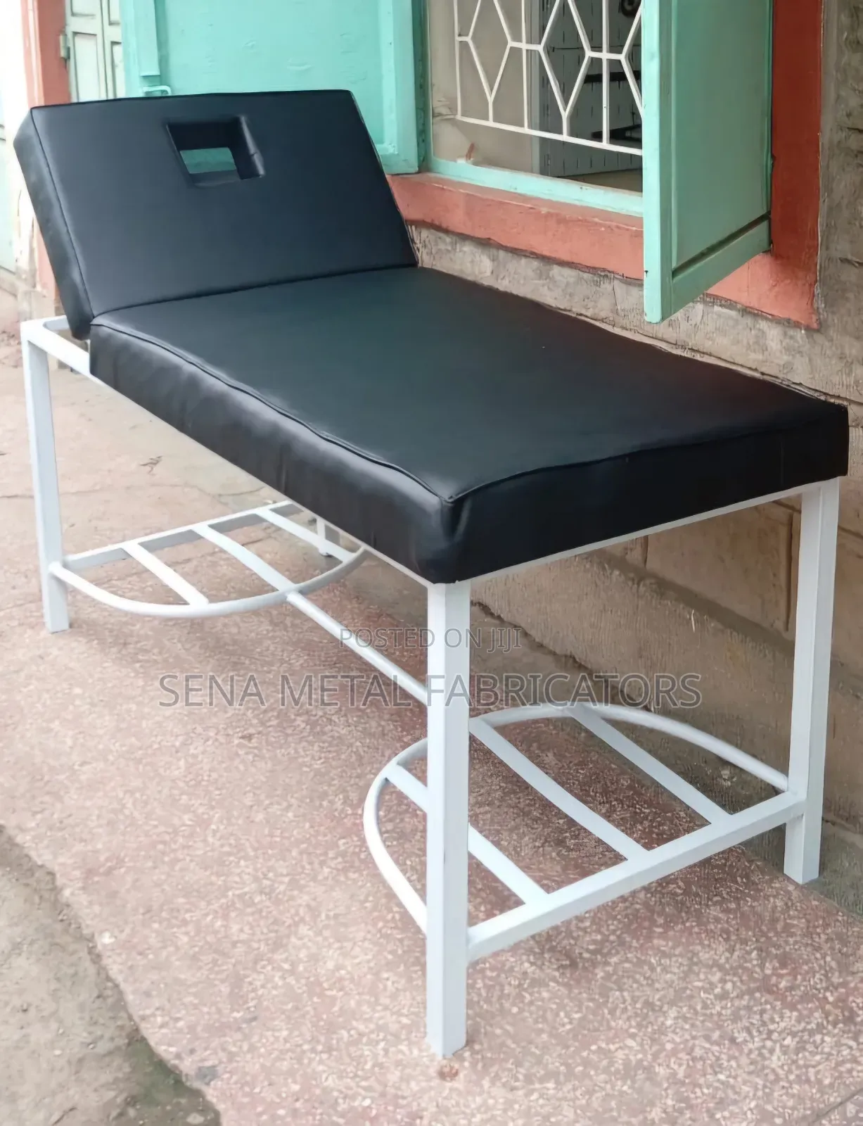 High-quality Powder-coated Massage Bed/ Manicure Bed.