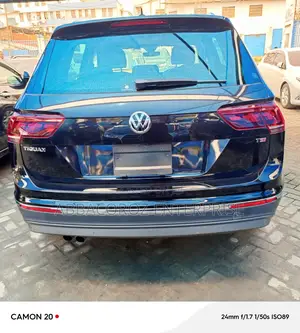 Volkswagen Tiguan 2.0T SEL FWD 2018 Black