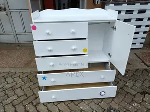 Elegantchest of Drawers.