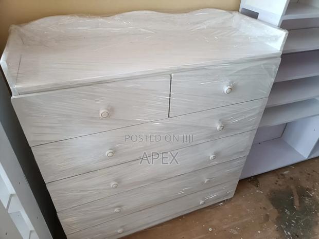 Classic Chest of Drawers. - thumbnail 2