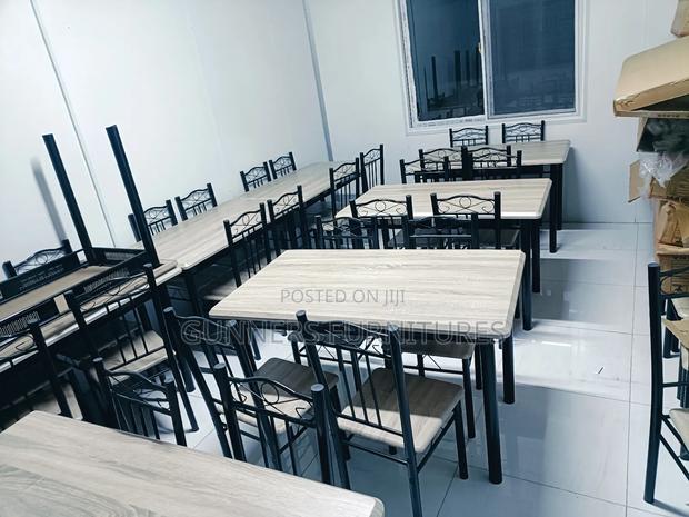Strong Dining Table. - main view