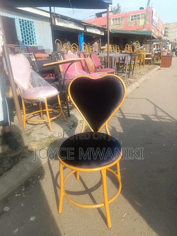 Black and Gold, Manicure Love Seat - thumbnail 5