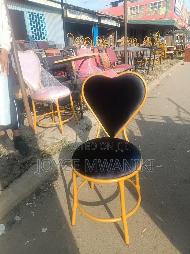 Black and Gold, Manicure Love Seat - thumbnail 6