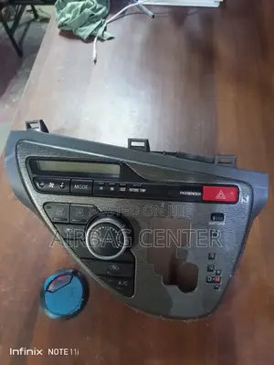 Toyota Isis AC Control D-M
