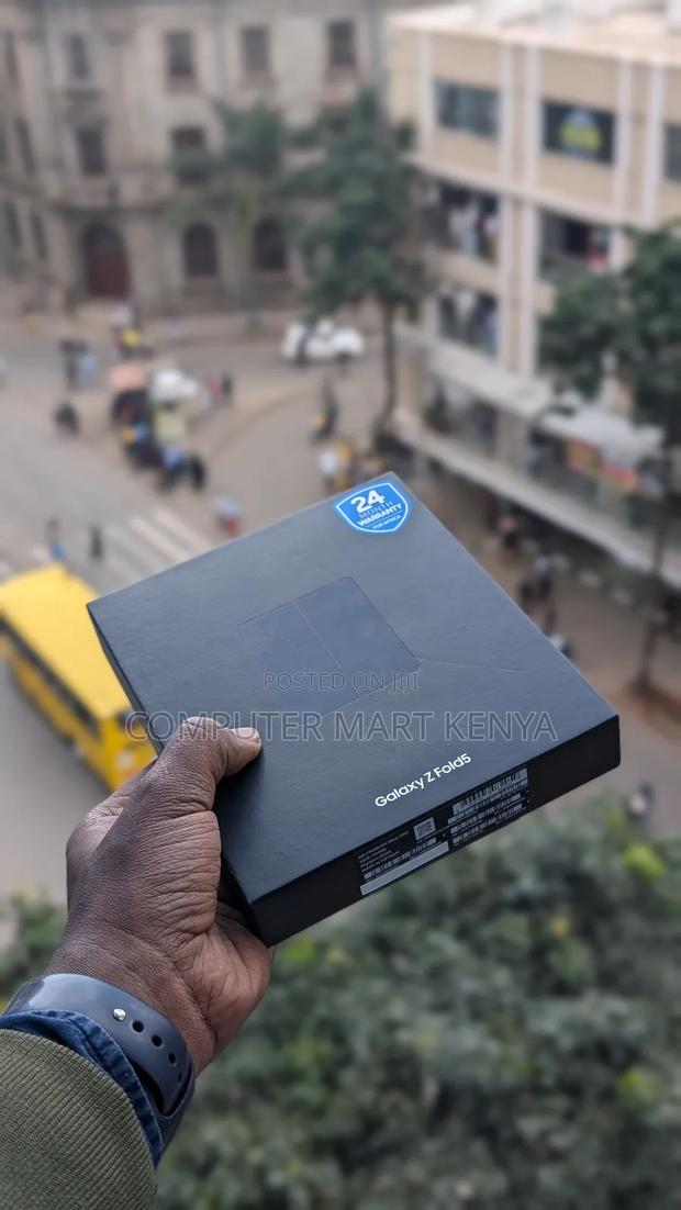 New Samsung Galaxy Z Fold 5 512 GB Black - thumbnail 2