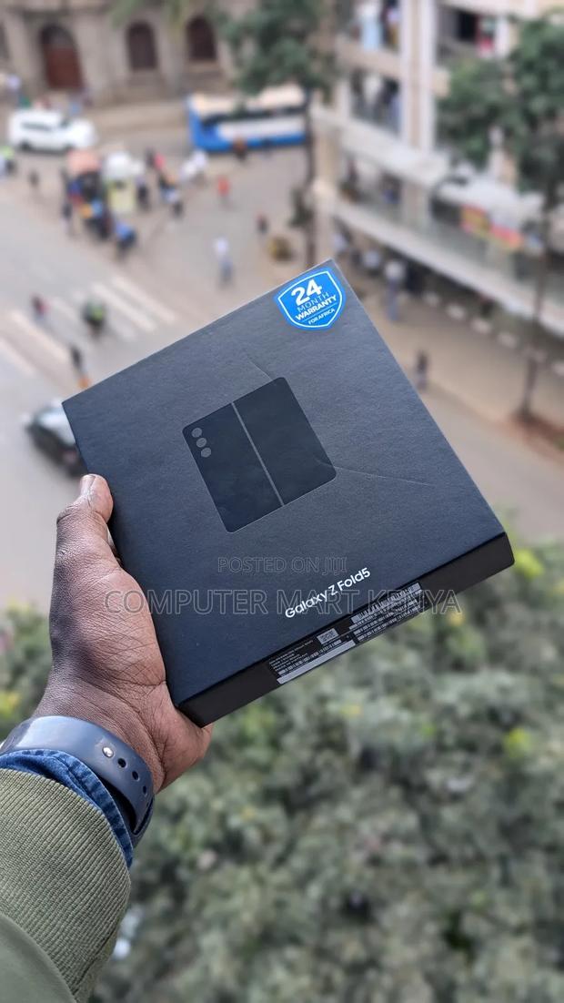 New Samsung Galaxy Z Fold 5 512 GB Black - thumbnail 3