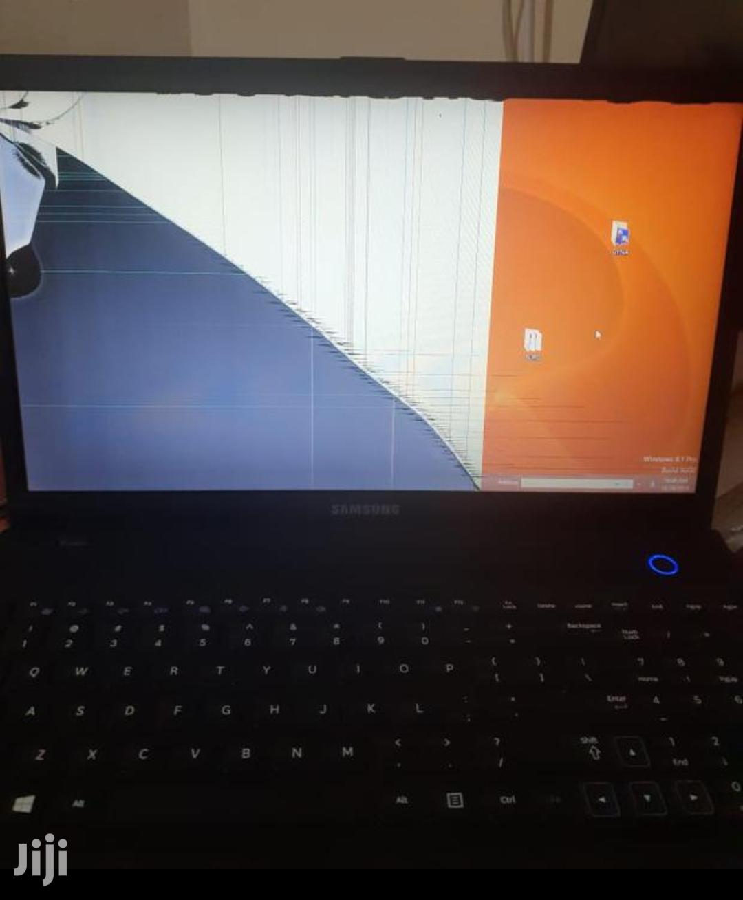Broken Laptops Screens Replacement